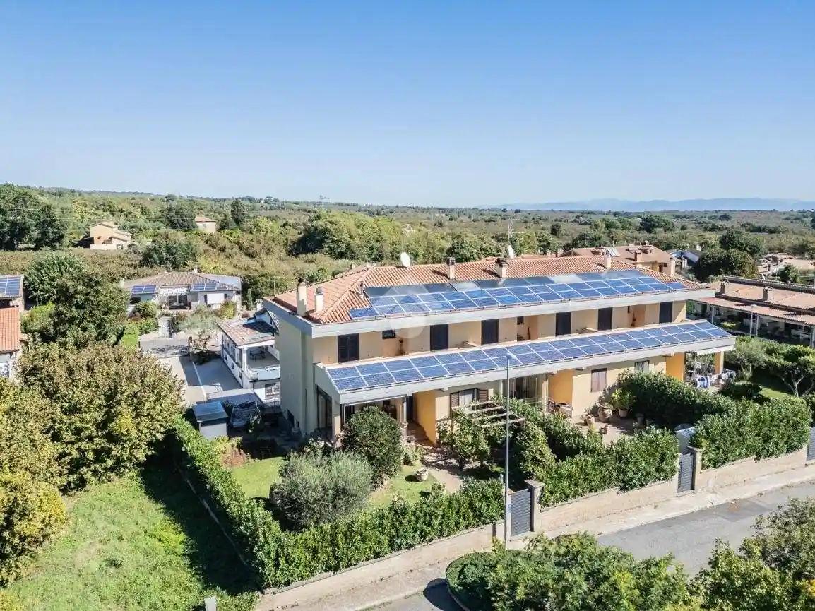 Villa in vendita a Capranica