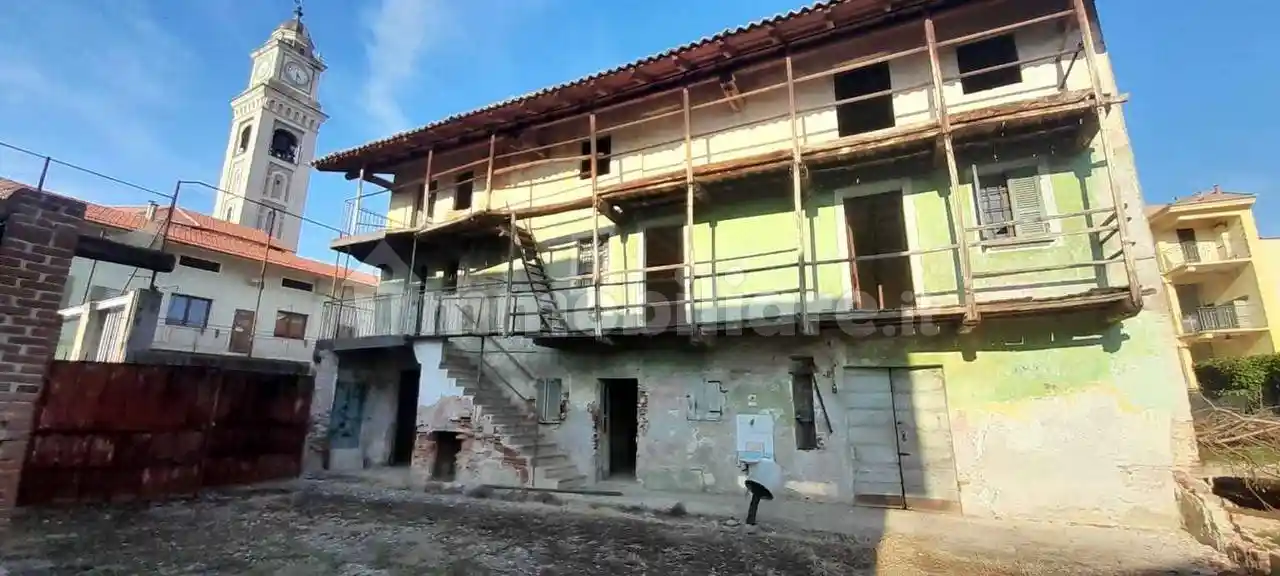 Rustico - Casale in vendita a Fara Novarese