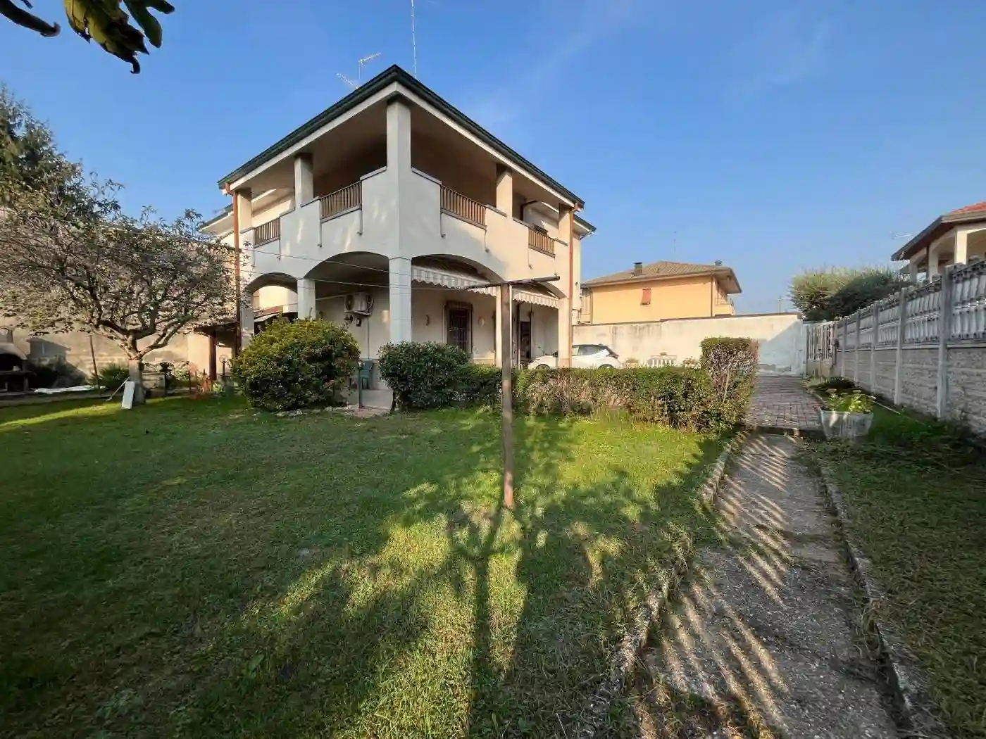Villa - foto 2