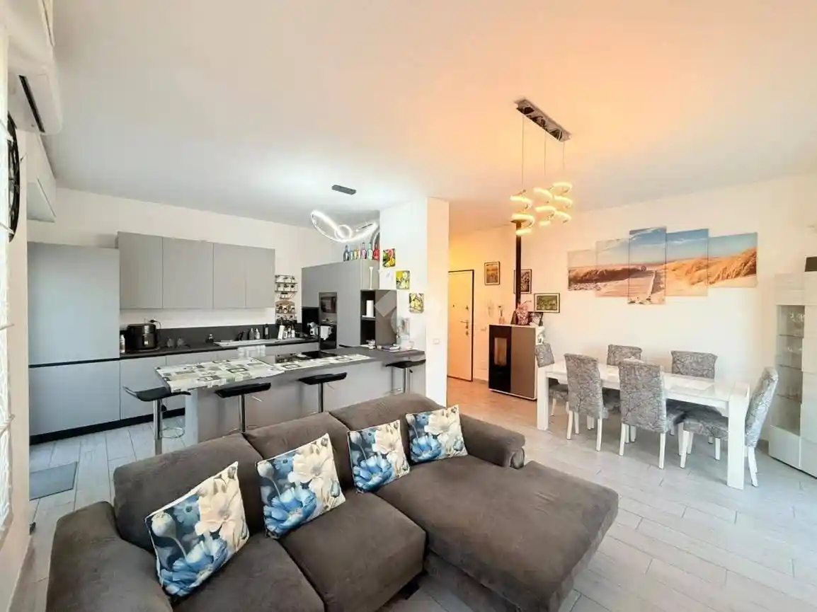 Appartamento in vendita a San Zeno Naviglio