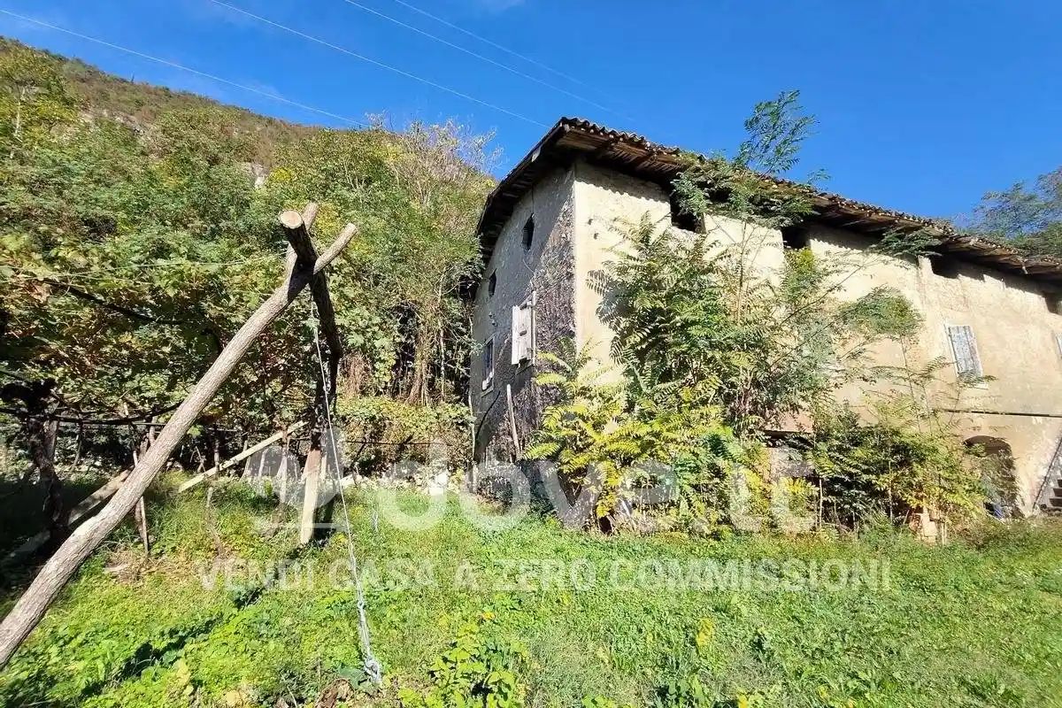 Rustico - Casale in vendita a Brentino Belluno