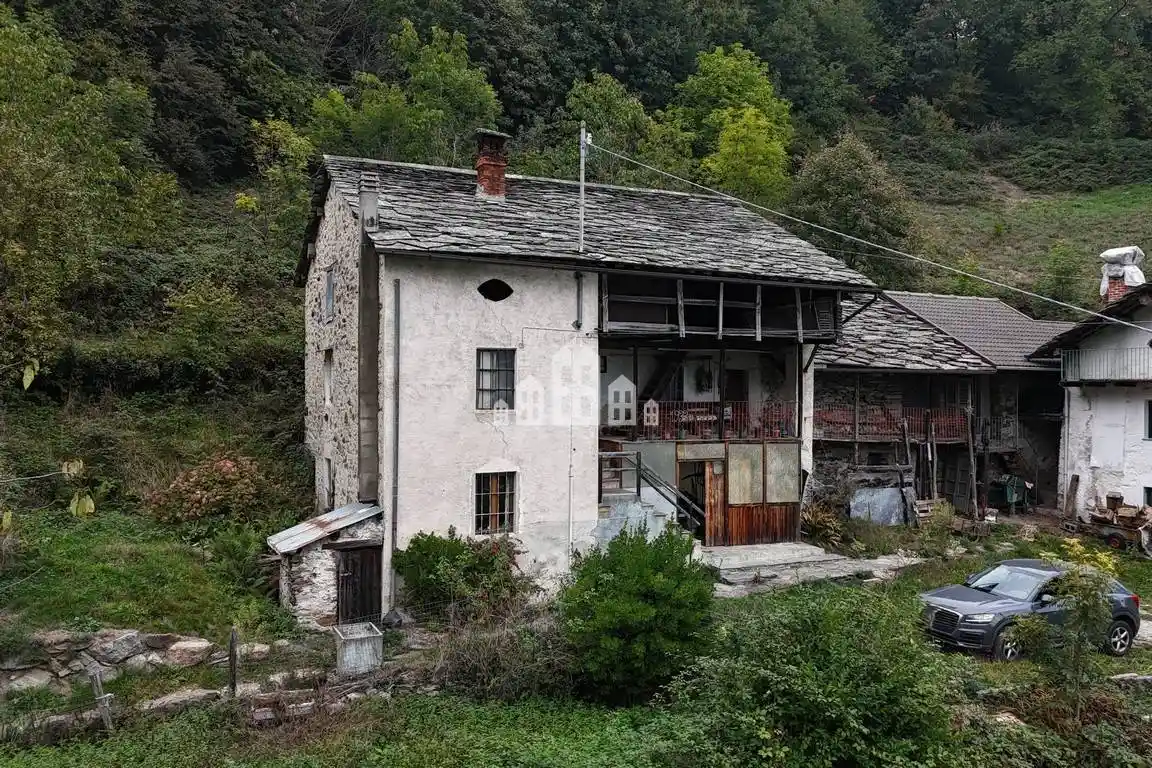 Casa indipendente in vendita a Traversella
