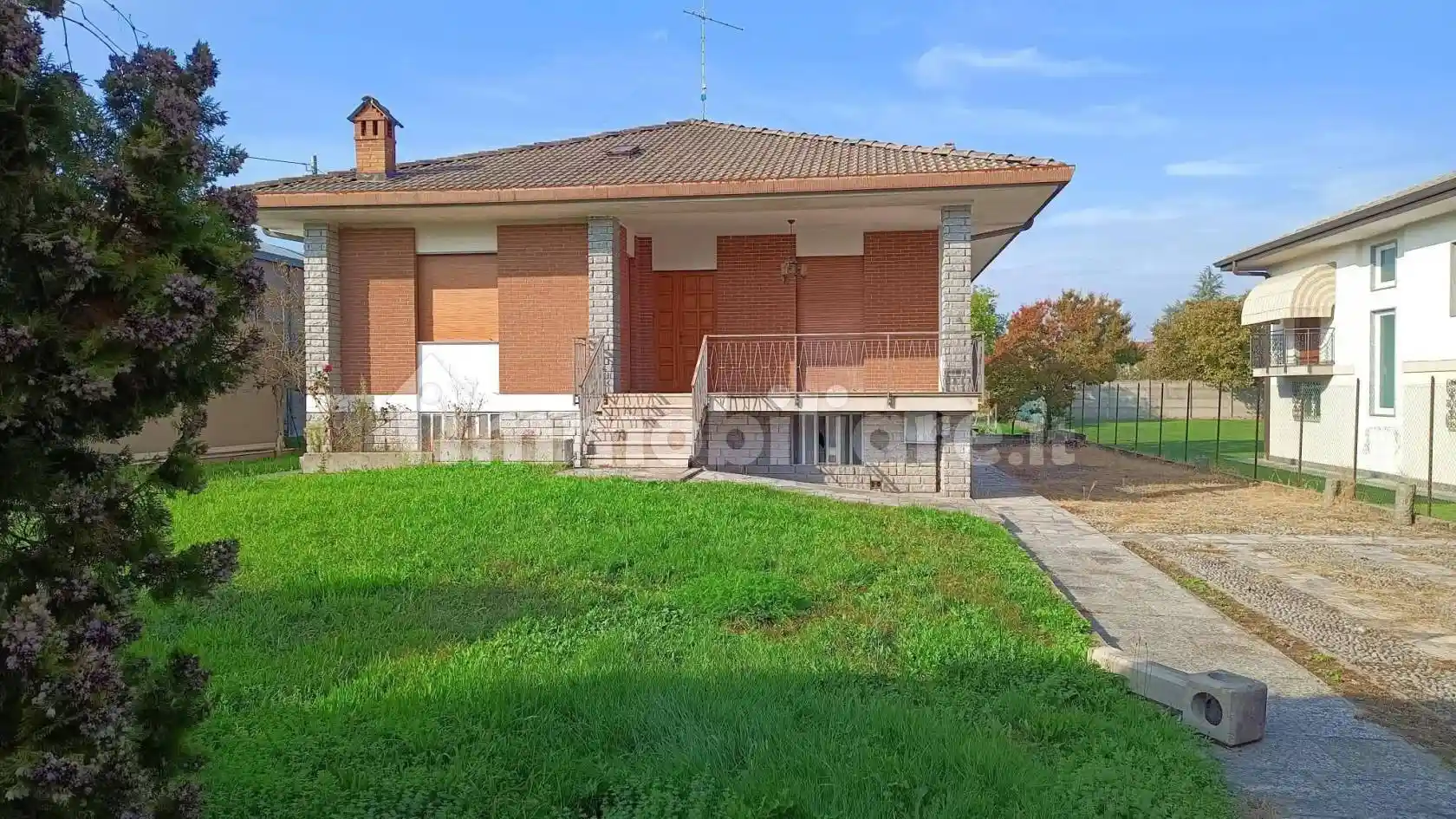 Villa in vendita a Cureggio