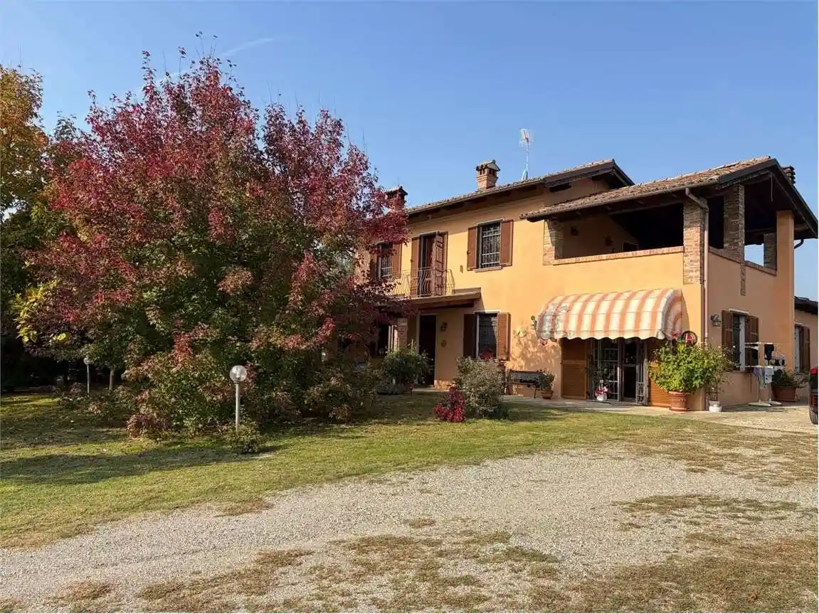 Villa in vendita a Carentino