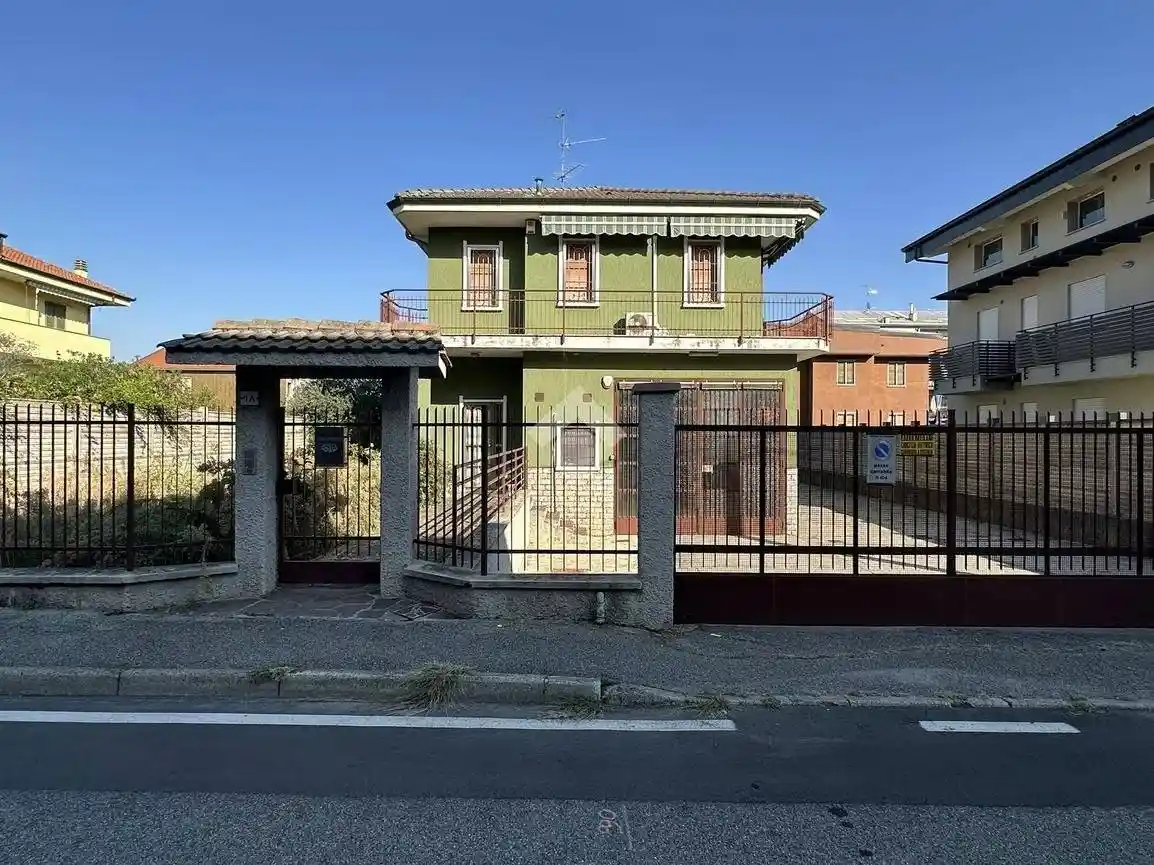 Villa in vendita a Carugate