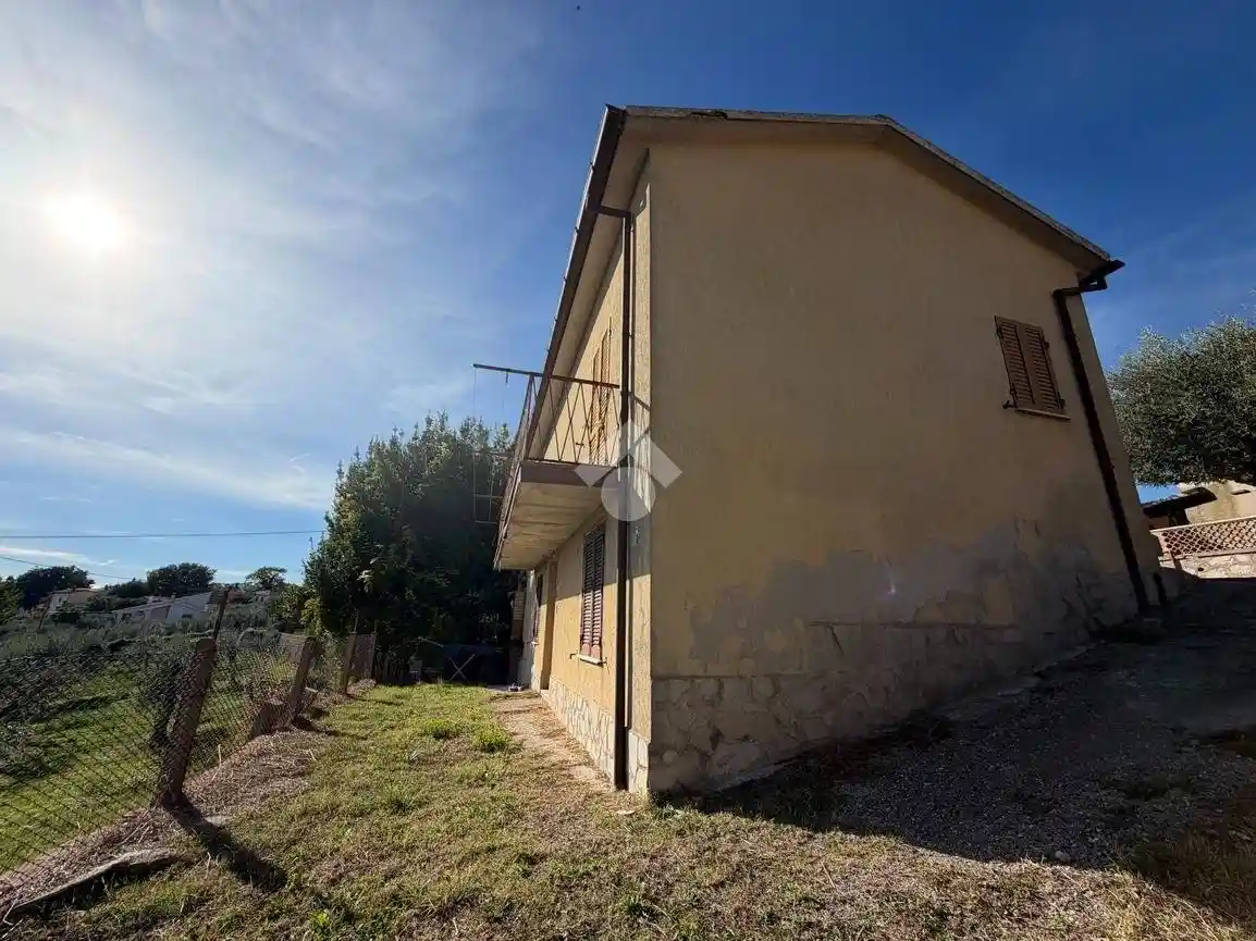 Casa indipendente in vendita a Avigliano Umbro