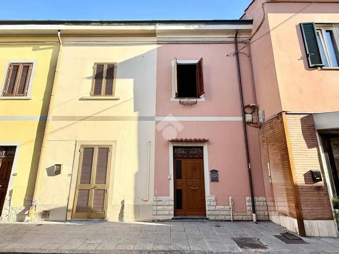 Casa indipendente in vendita a Prato