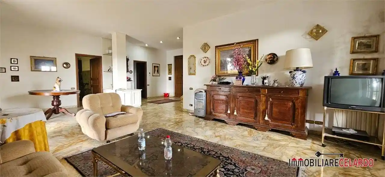 Villa in vendita a Colle di Val d'Elsa