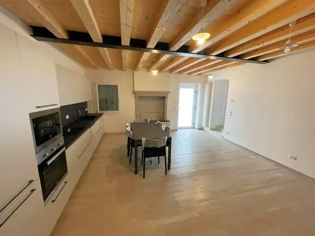 Casa indipendente in vendita a Montecchio Maggiore