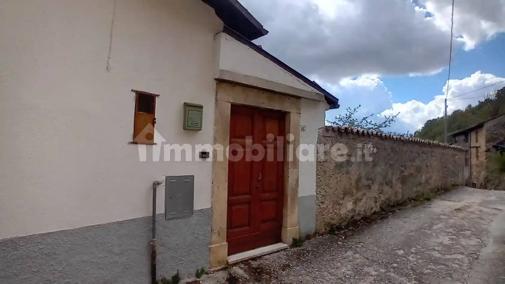Casa indipendente in vendita a L'Aquila