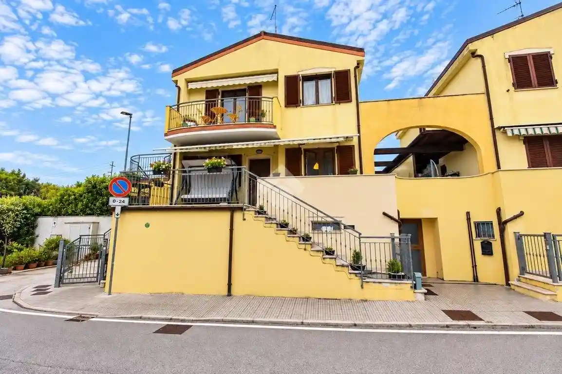 Villetta a schiera in vendita a Loreto