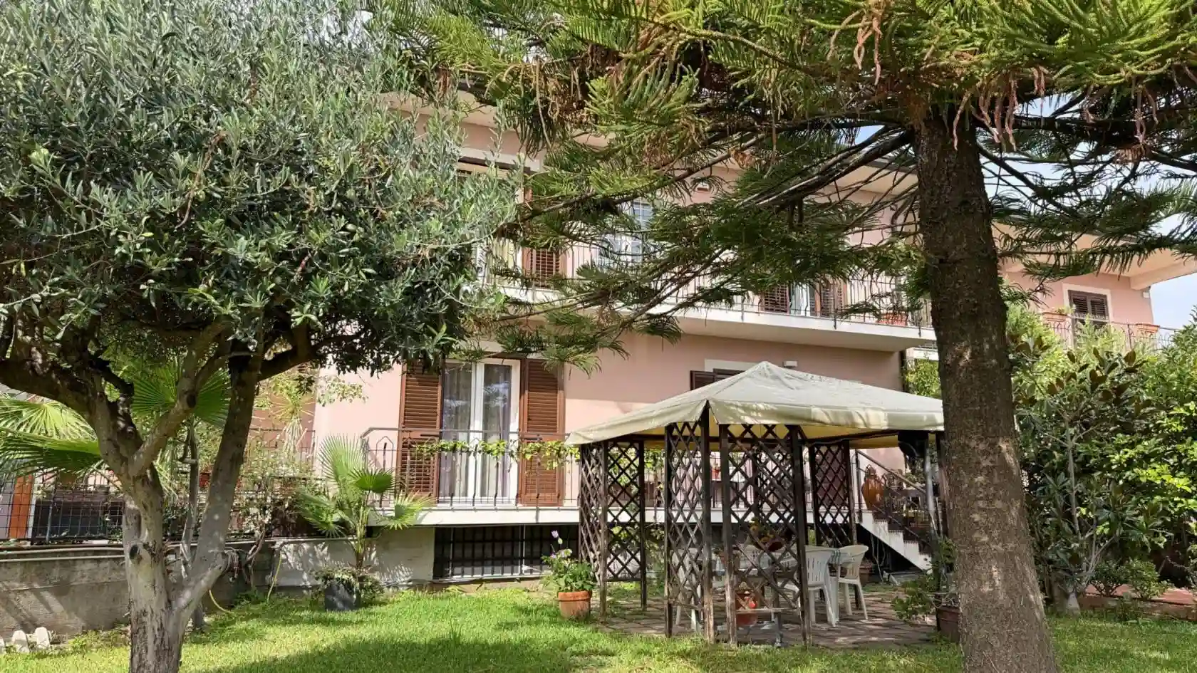 Villa - foto 2