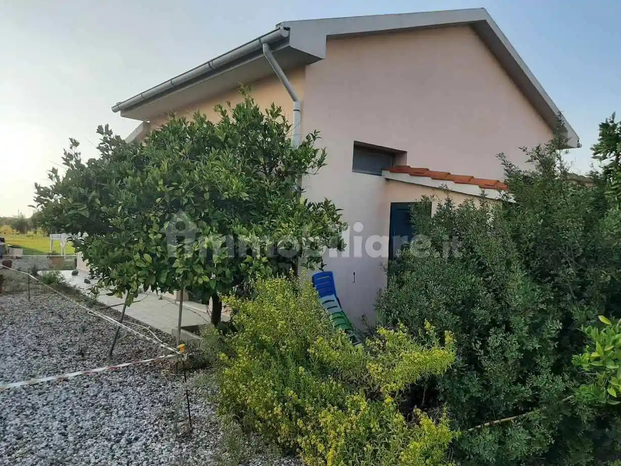 Casa indipendente in vendita a Cecina