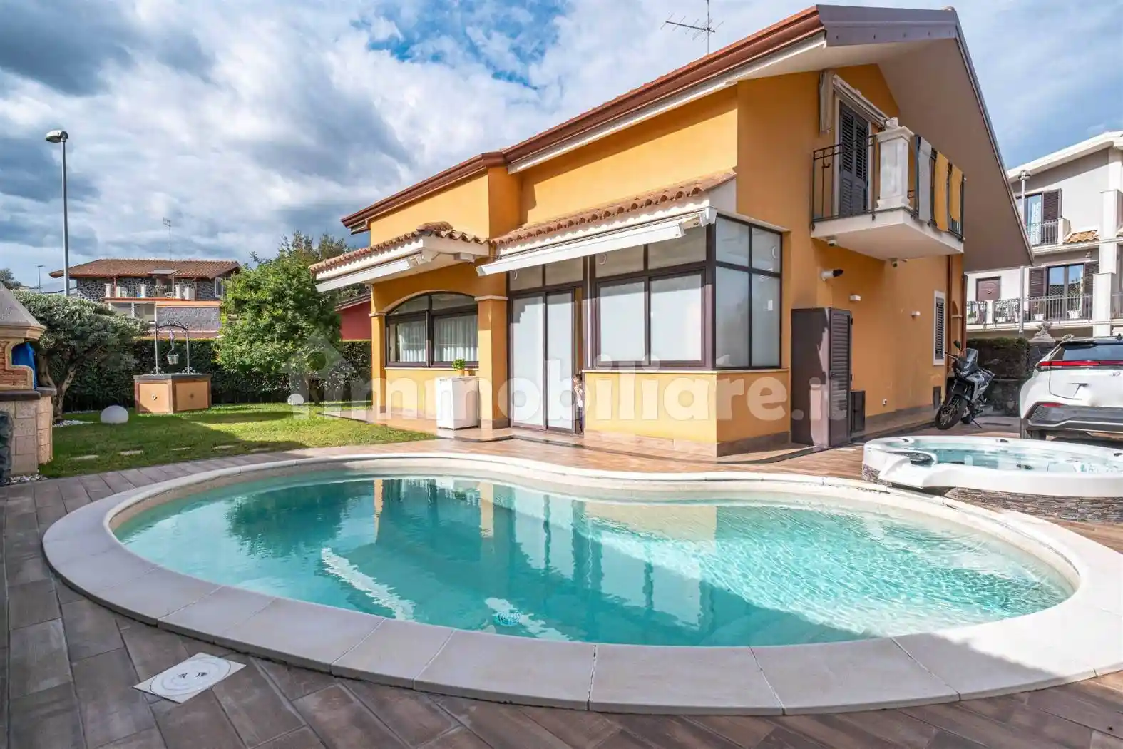 Villa in vendita a Aci Sant'Antonio