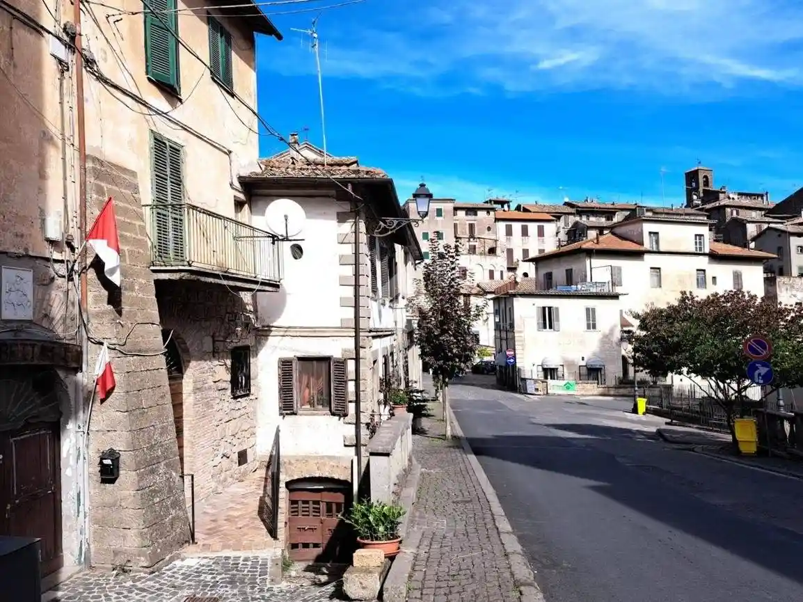Appartamento in vendita a Vallerano