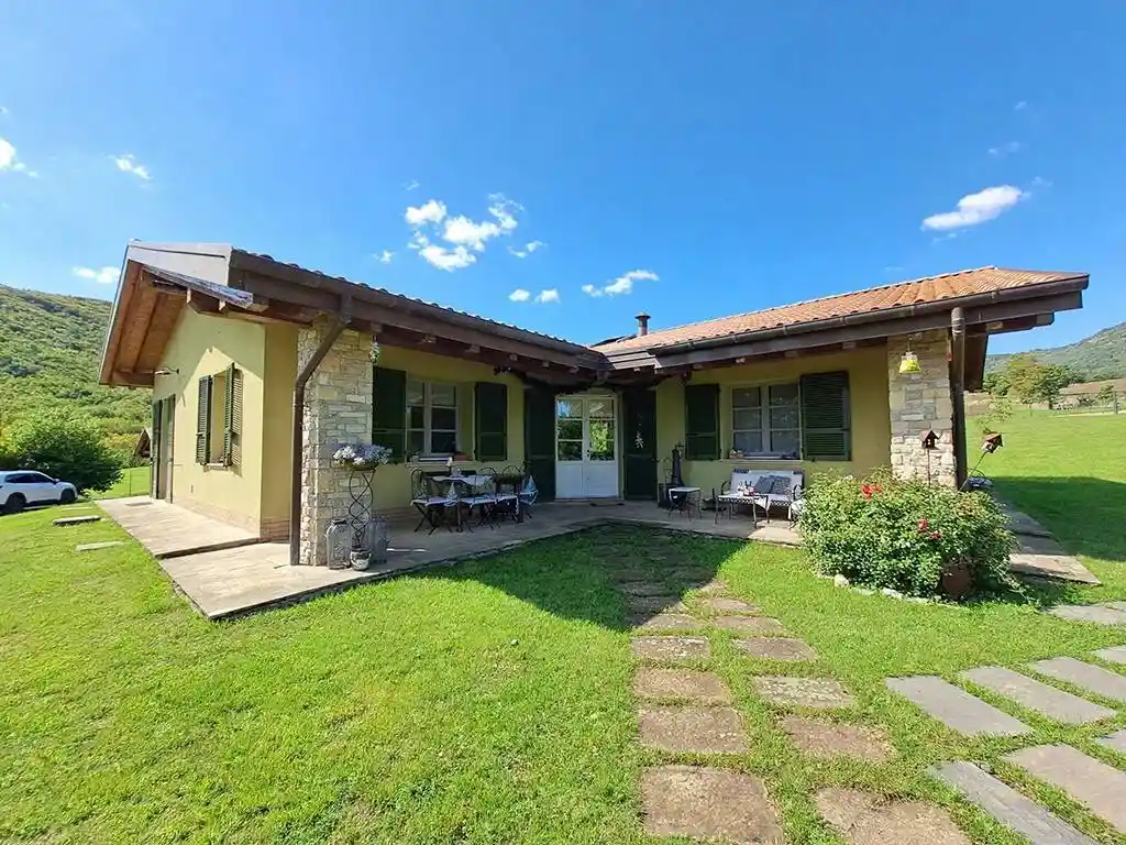Villa in vendita a Terenzo