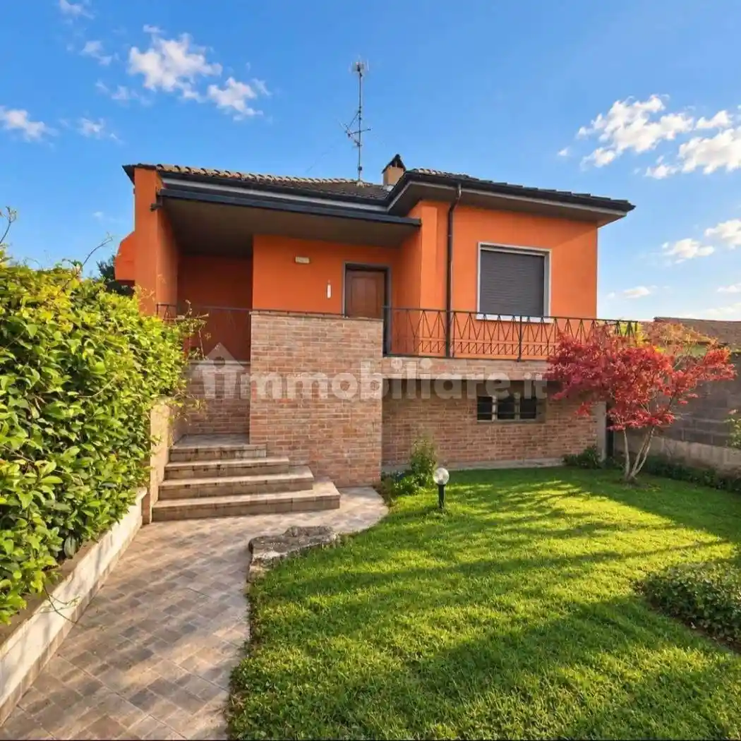 Villa in vendita a Cervesina