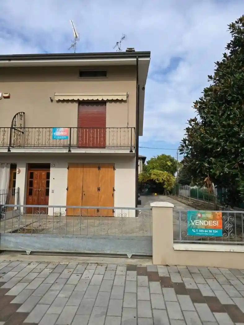 Villa in vendita a Finale Emilia