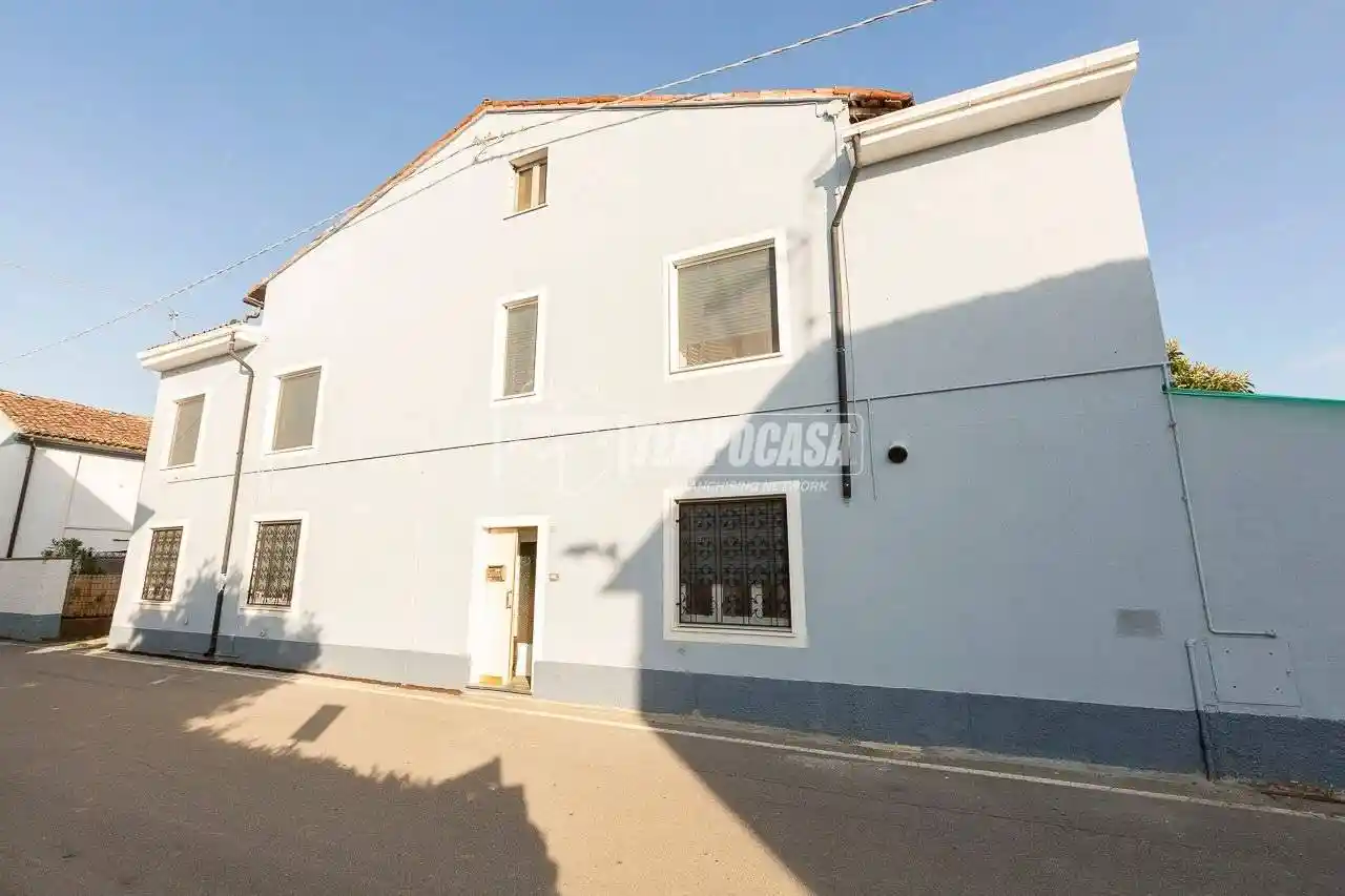 Casa indipendente in vendita a Azzanello