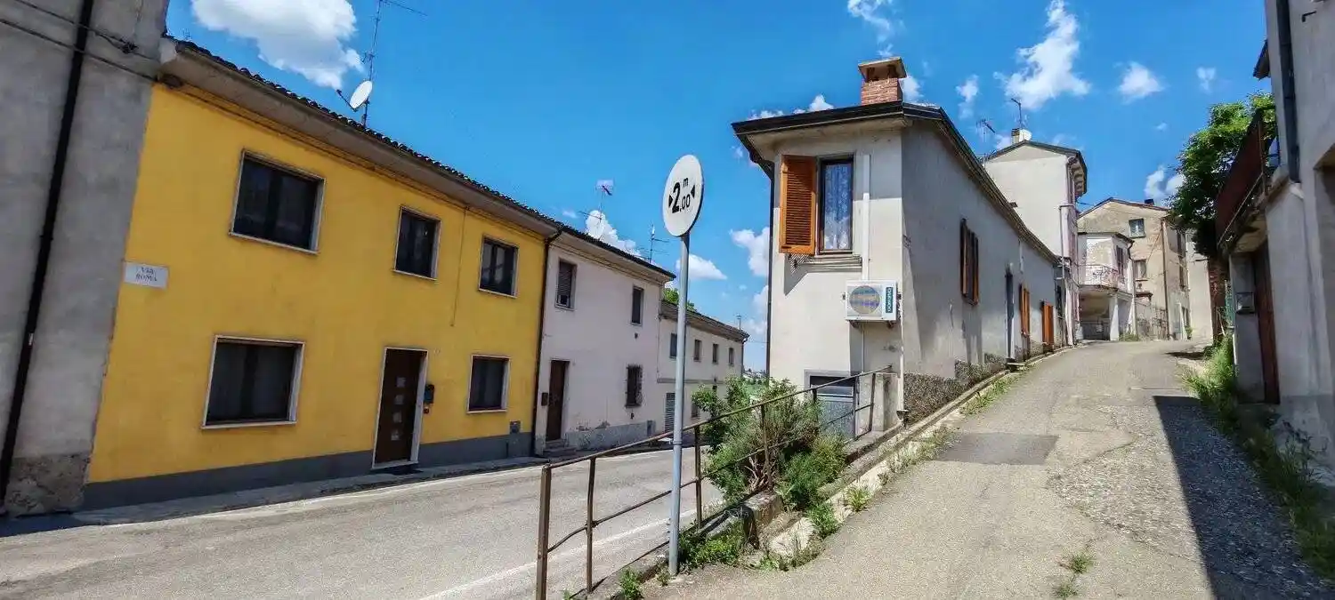 Villa in vendita a Rovescala