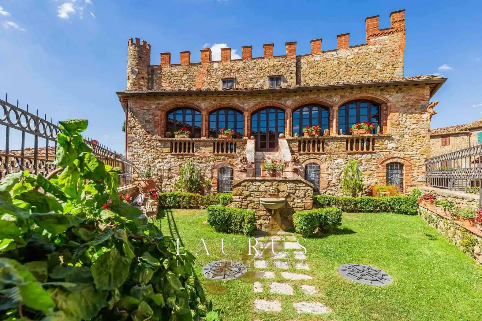 Villa in vendita a Bucine