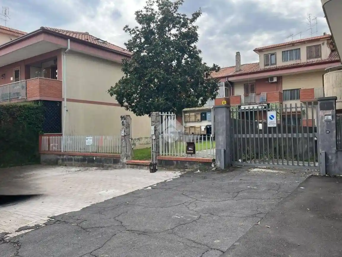Appartamento in vendita a Aci Sant'Antonio