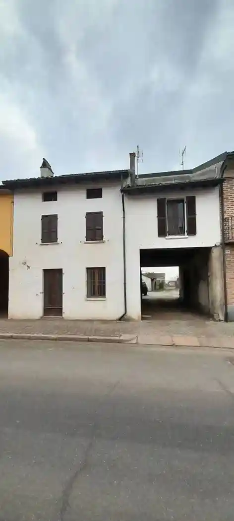 Villa in vendita a Pieve Porto Morone