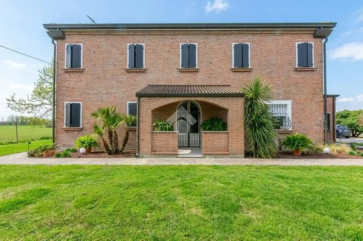 Casa indipendente in vendita a Ferrara