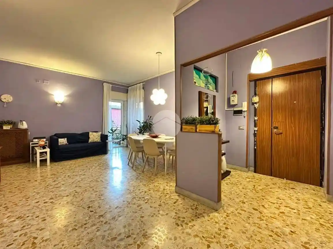 Appartamento in vendita a Napoli