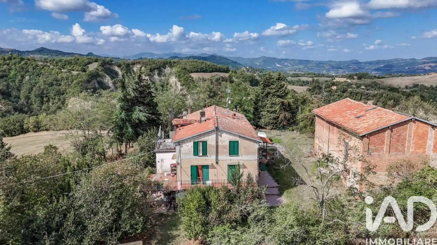 Palazzo - Edificio in vendita a Pianoro