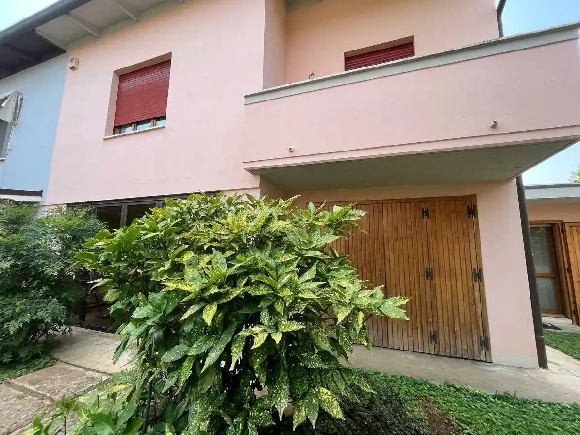Villetta a schiera in vendita a Reggiolo