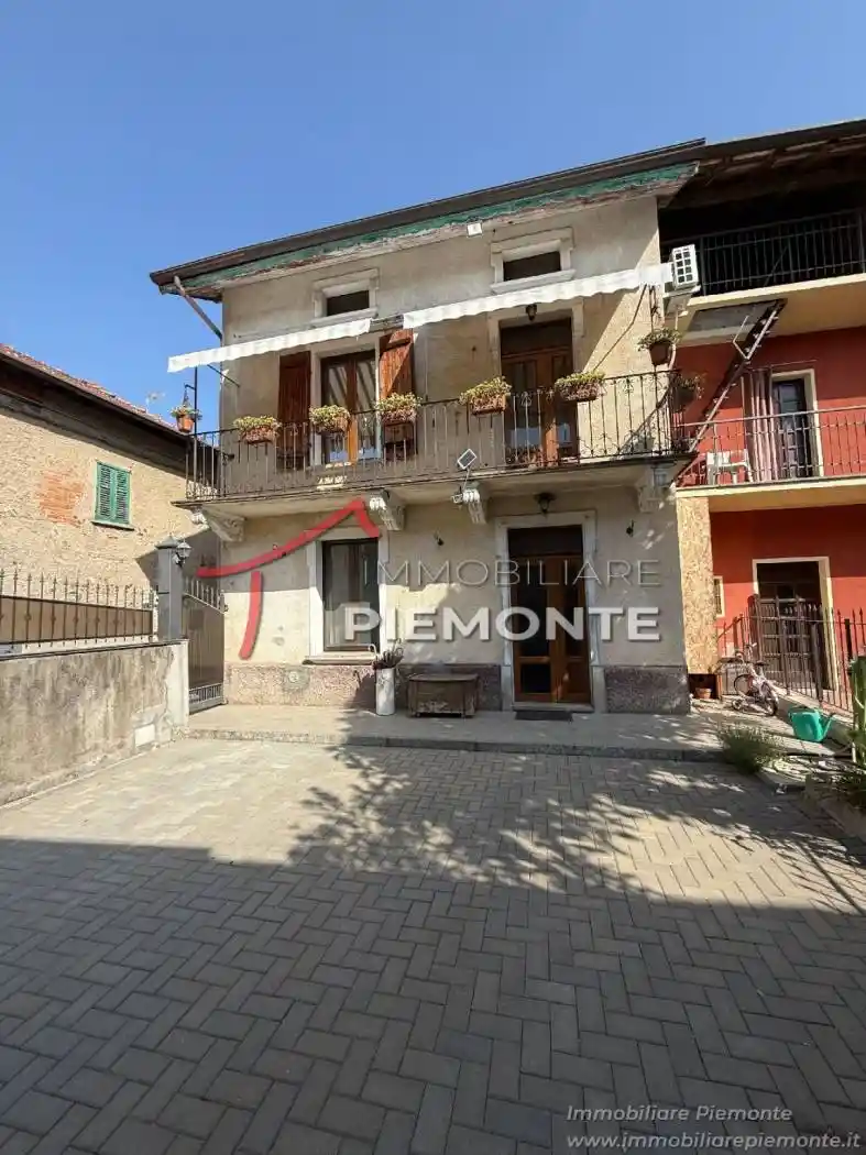 Casa indipendente in vendita a Gattico-Veruno