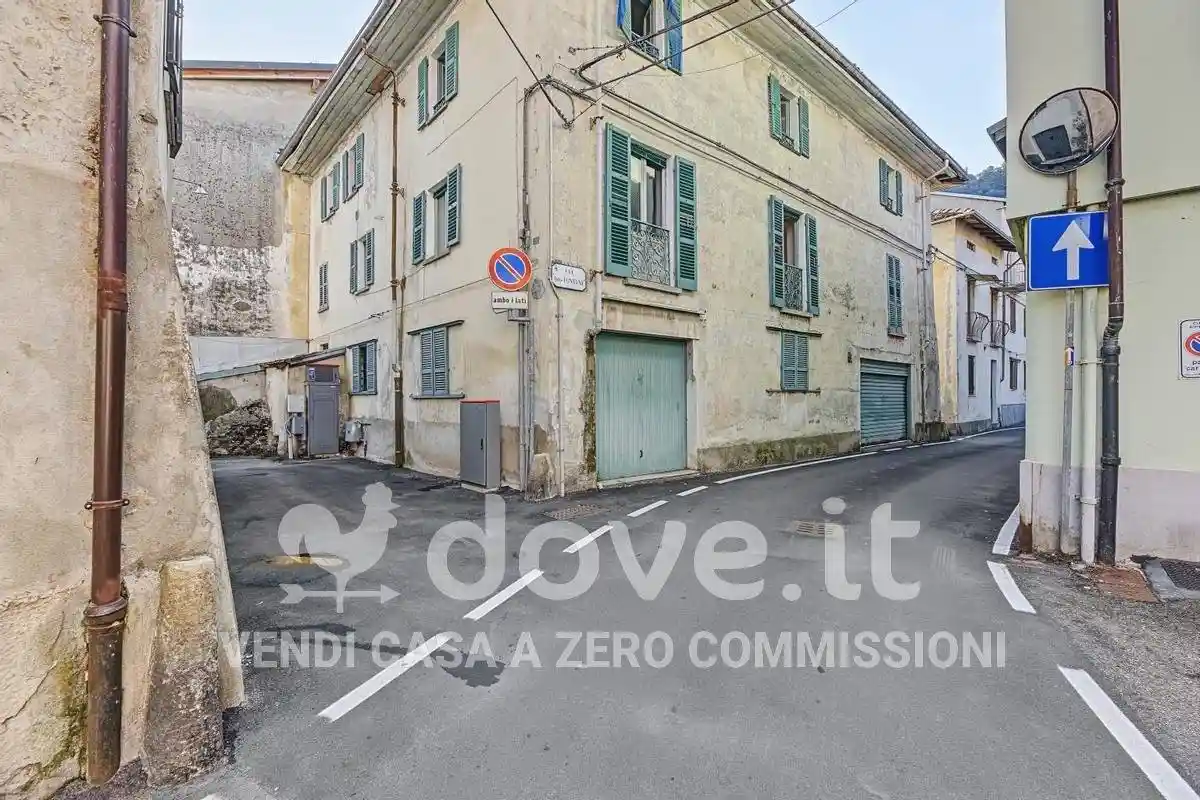 Villa in vendita a Borgosesia