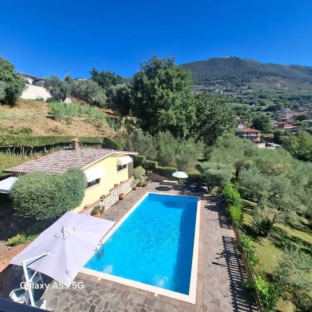 Villa - foto 2
