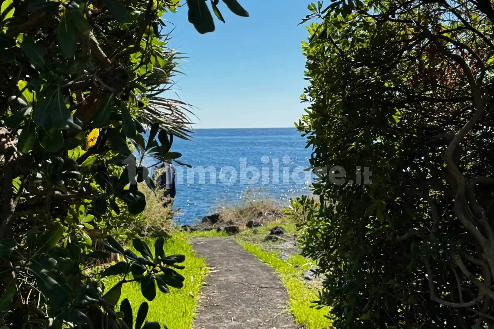 Appartamento in vendita a Aci Castello