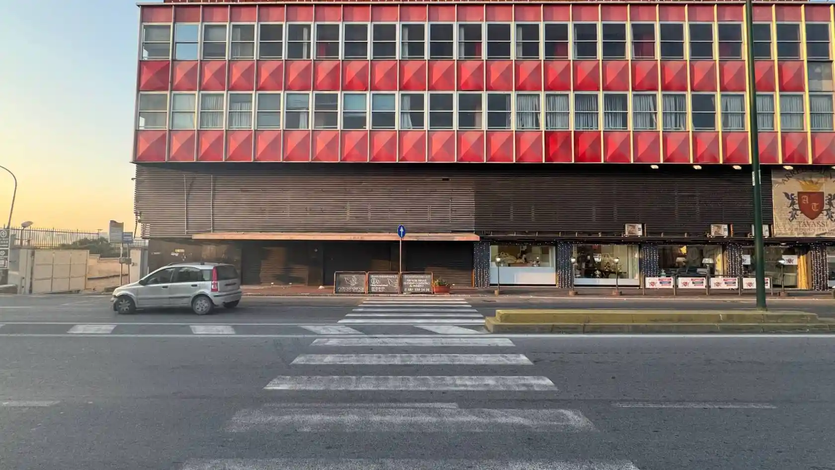 Palazzo - Edificio in vendita a Napoli
