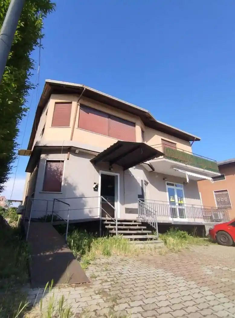 Villa in vendita a Briona