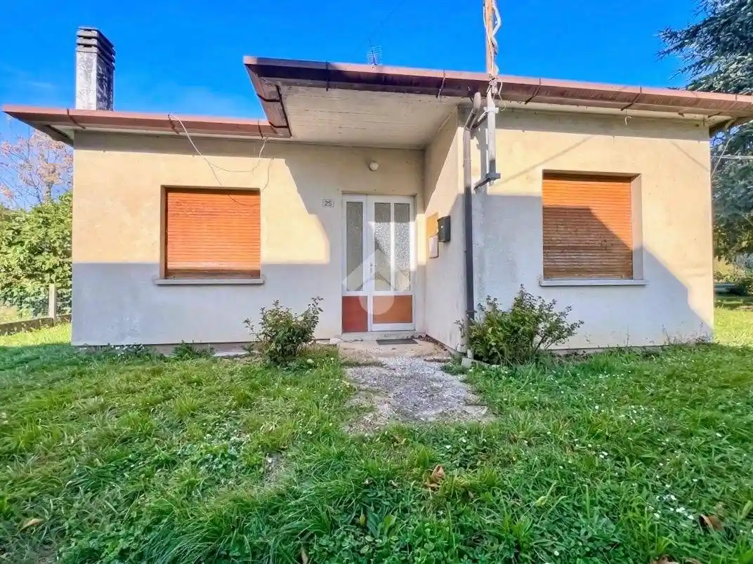Casa indipendente in vendita a Manzano