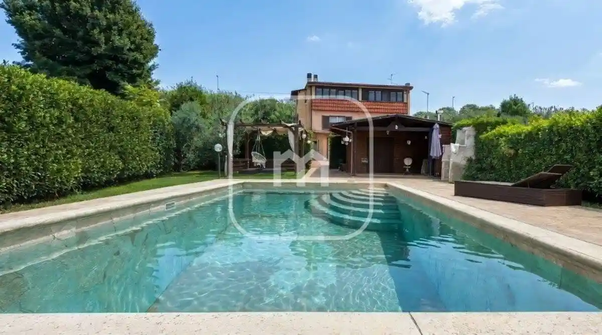 Villa in vendita a Zagarolo