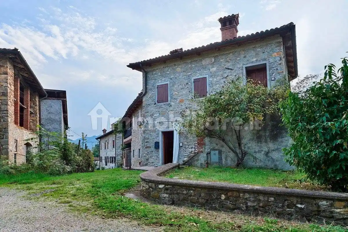 Rustico - Casale in vendita a Viano