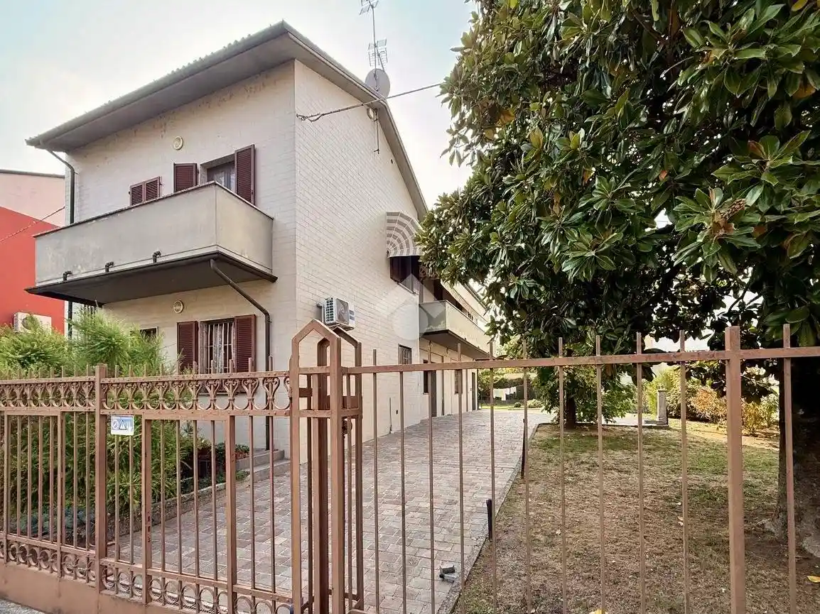 Casa indipendente in vendita a Portalbera