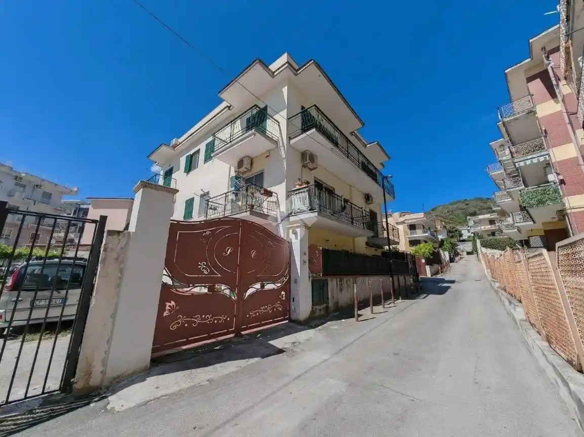 Appartamento in affitto a Pozzuoli