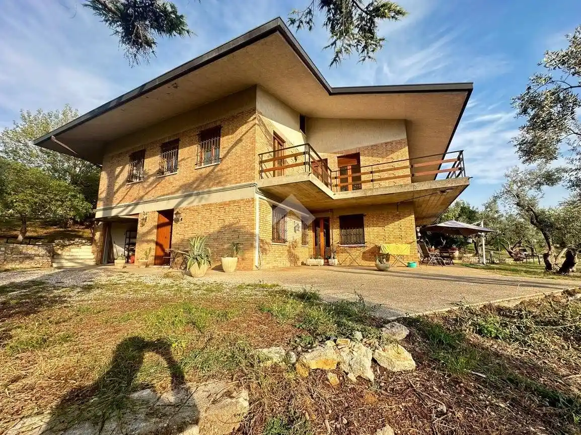 Villa in affitto a Verona