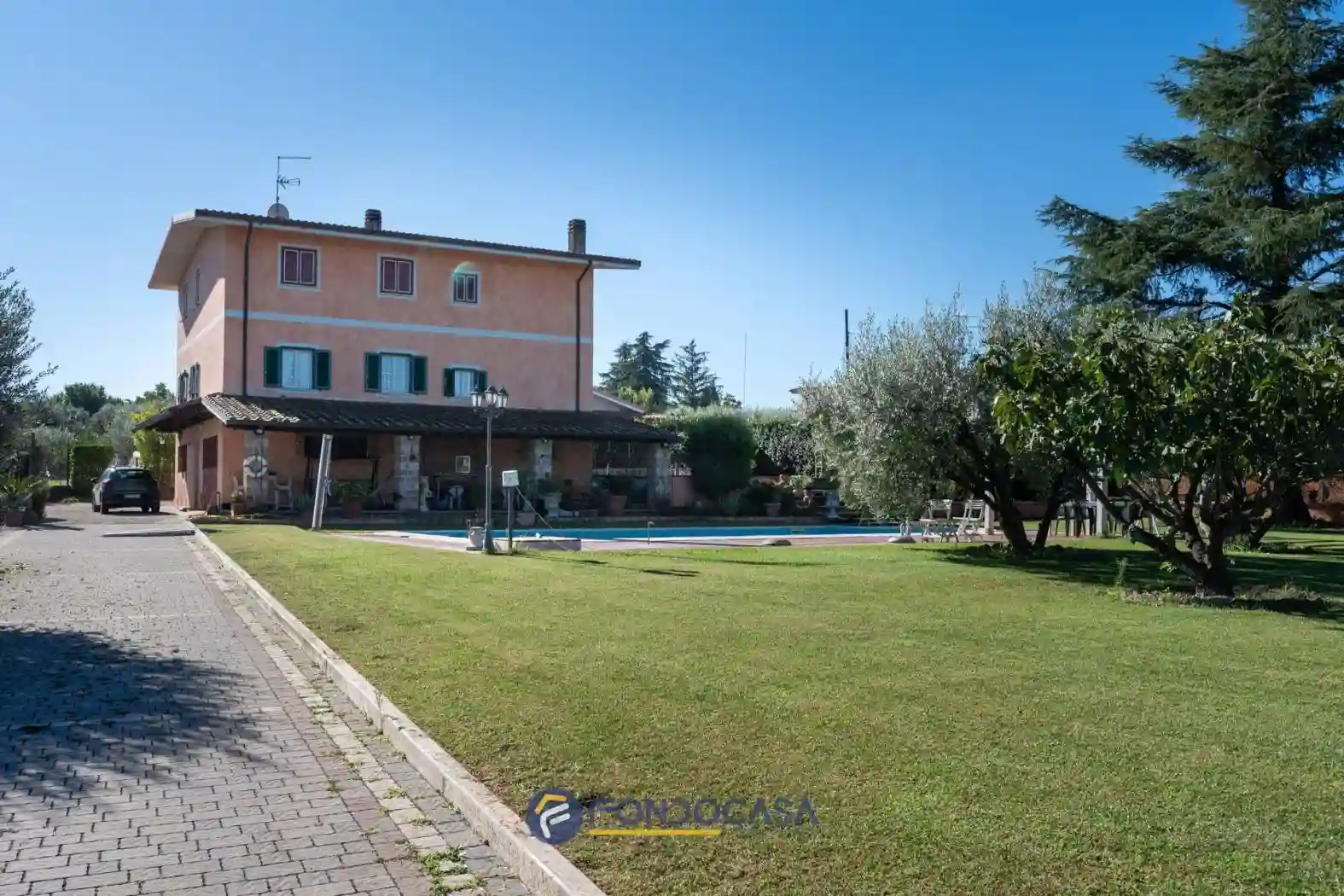 Villa - foto 2