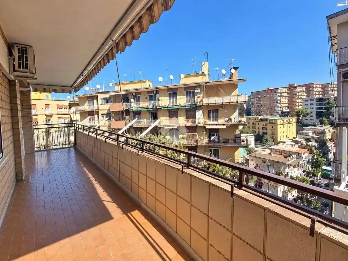Appartamento in affitto a Napoli