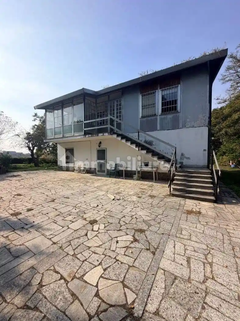 Villa in vendita a Albuzzano