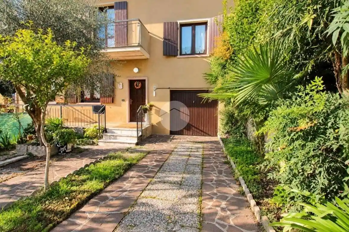 Villa in vendita a Toscolano-Maderno