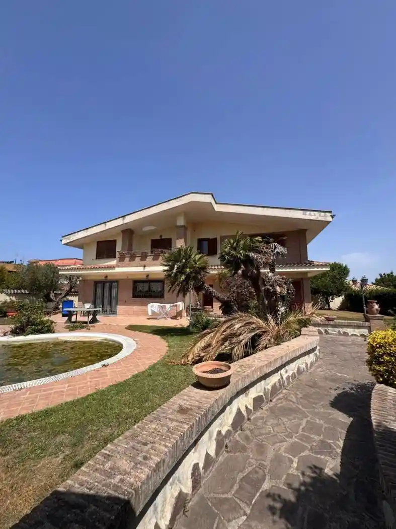 Villa in vendita a Nettuno