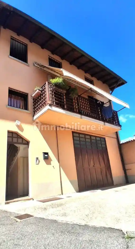 Casa indipendente in vendita a Nembro