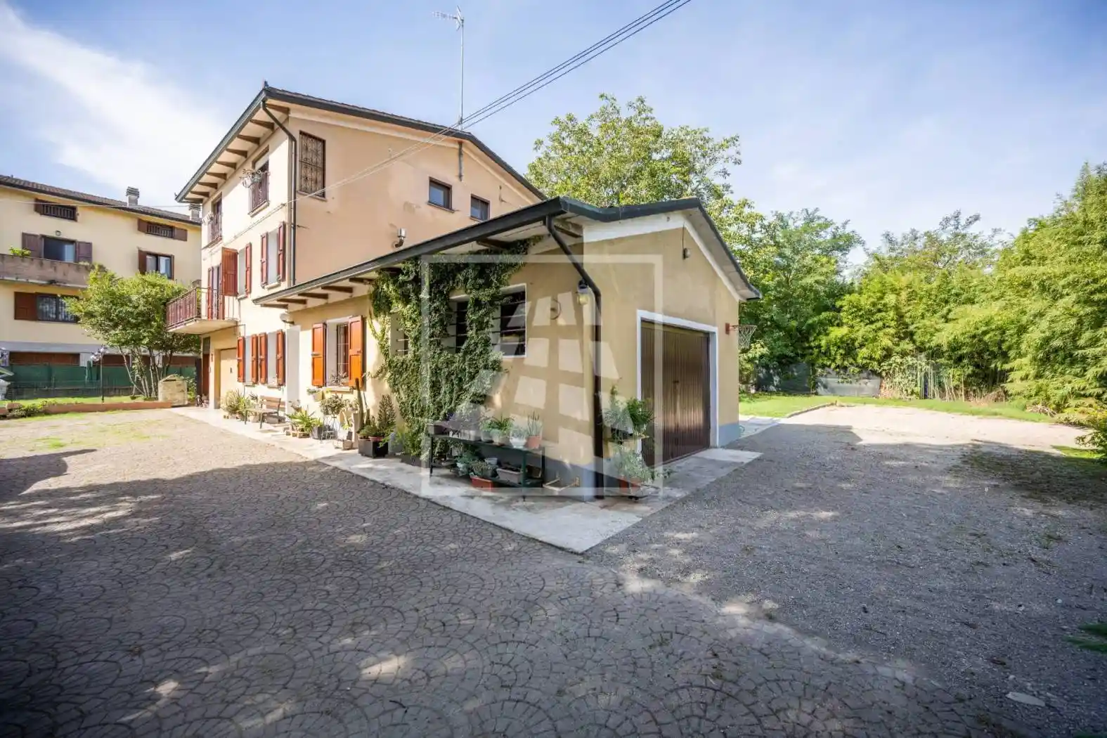 Casa indipendente in vendita a Reggio Emilia